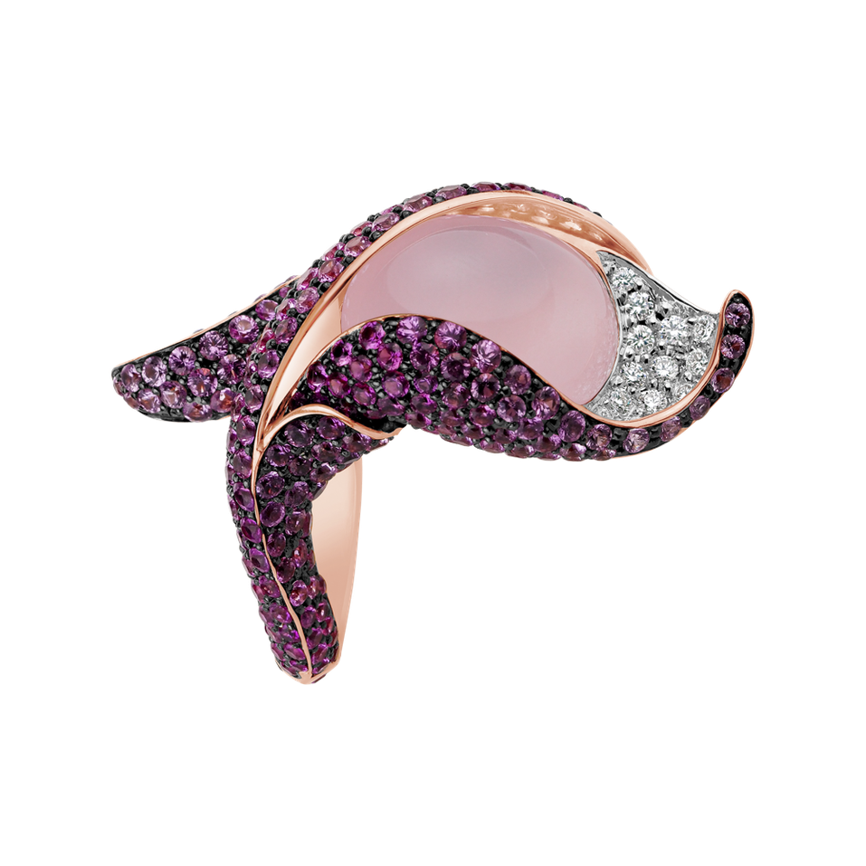 Prsten s diamanty, růženínem a safíry Rose Poem