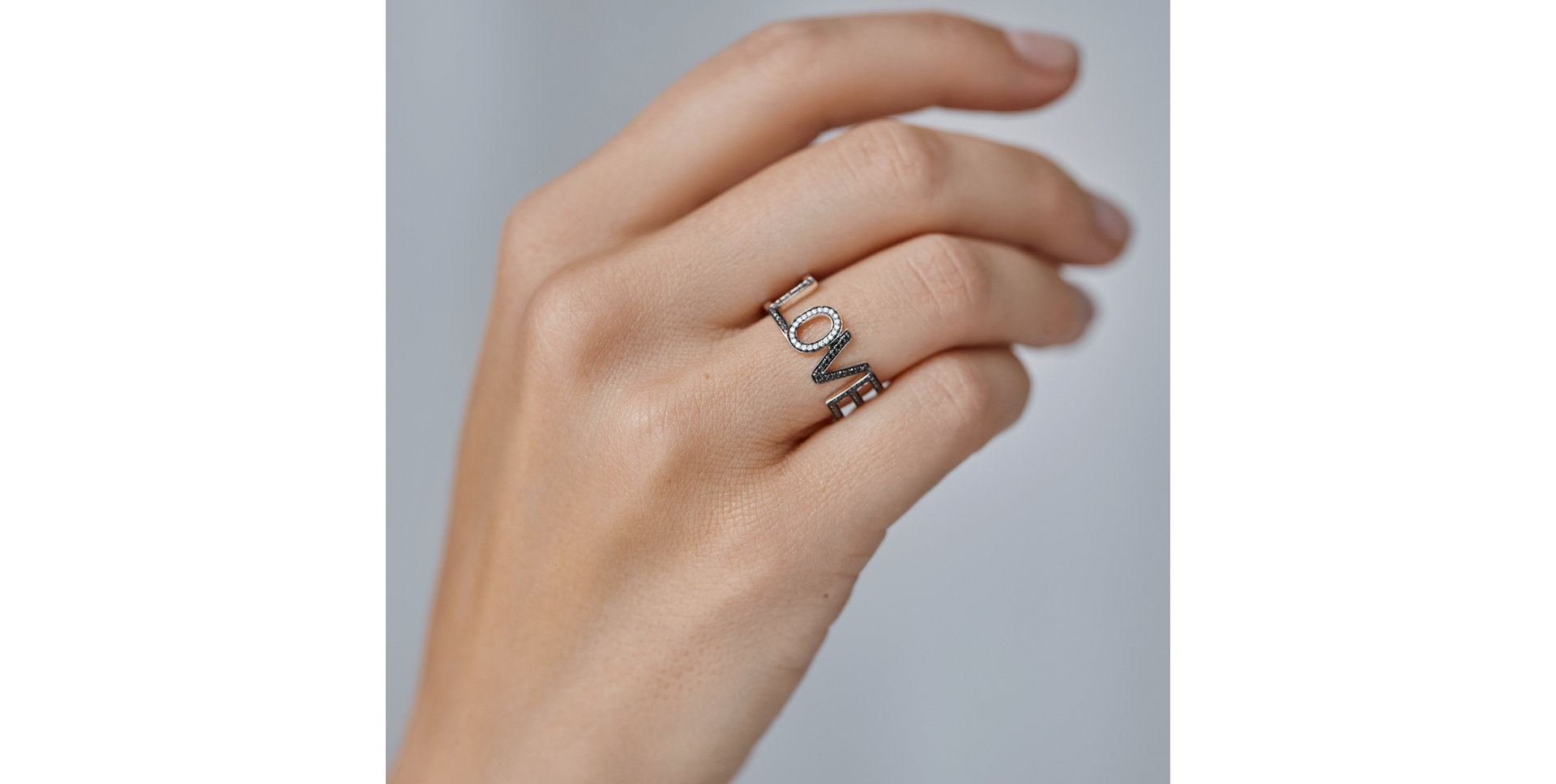 Prsten s černými diamanty Love