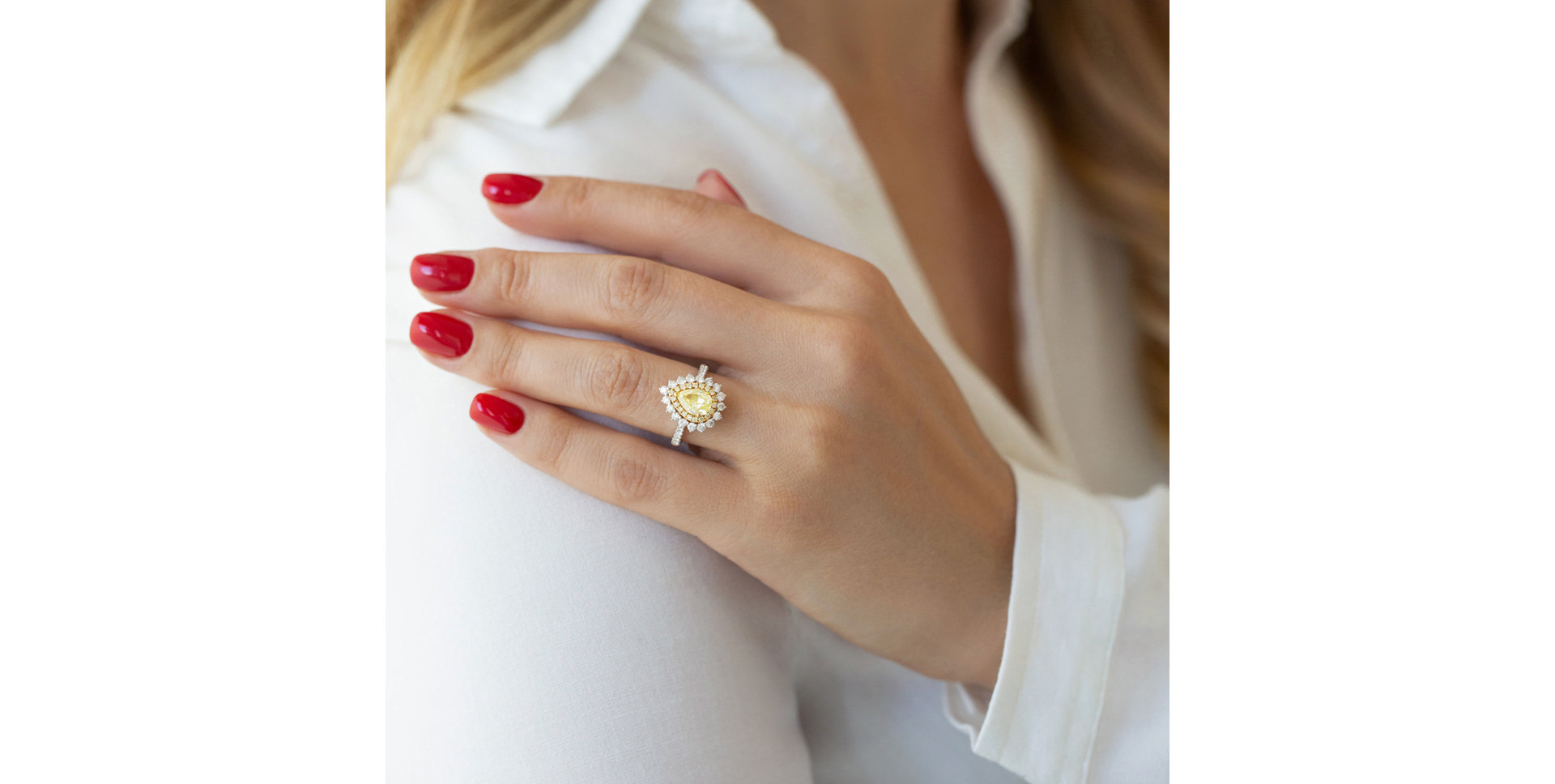 Prsten s bílými a žlutými diamanty Joyful Drop