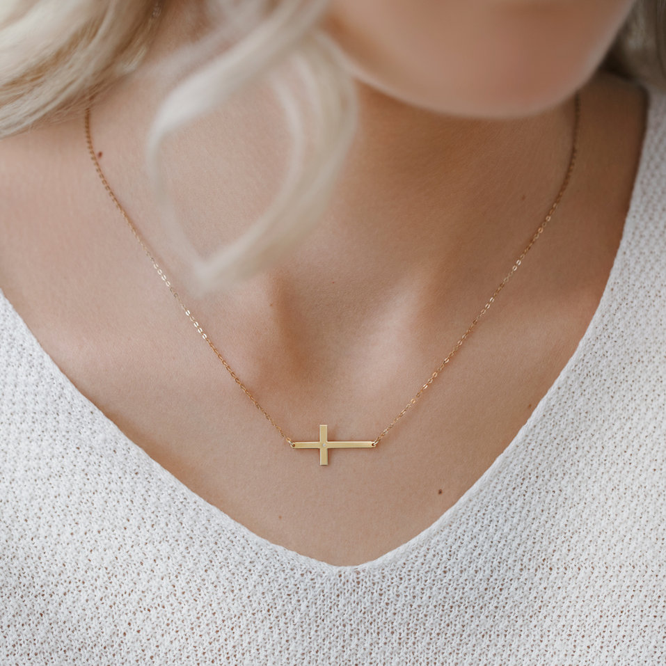 Náhrdelník s diamantem Cross