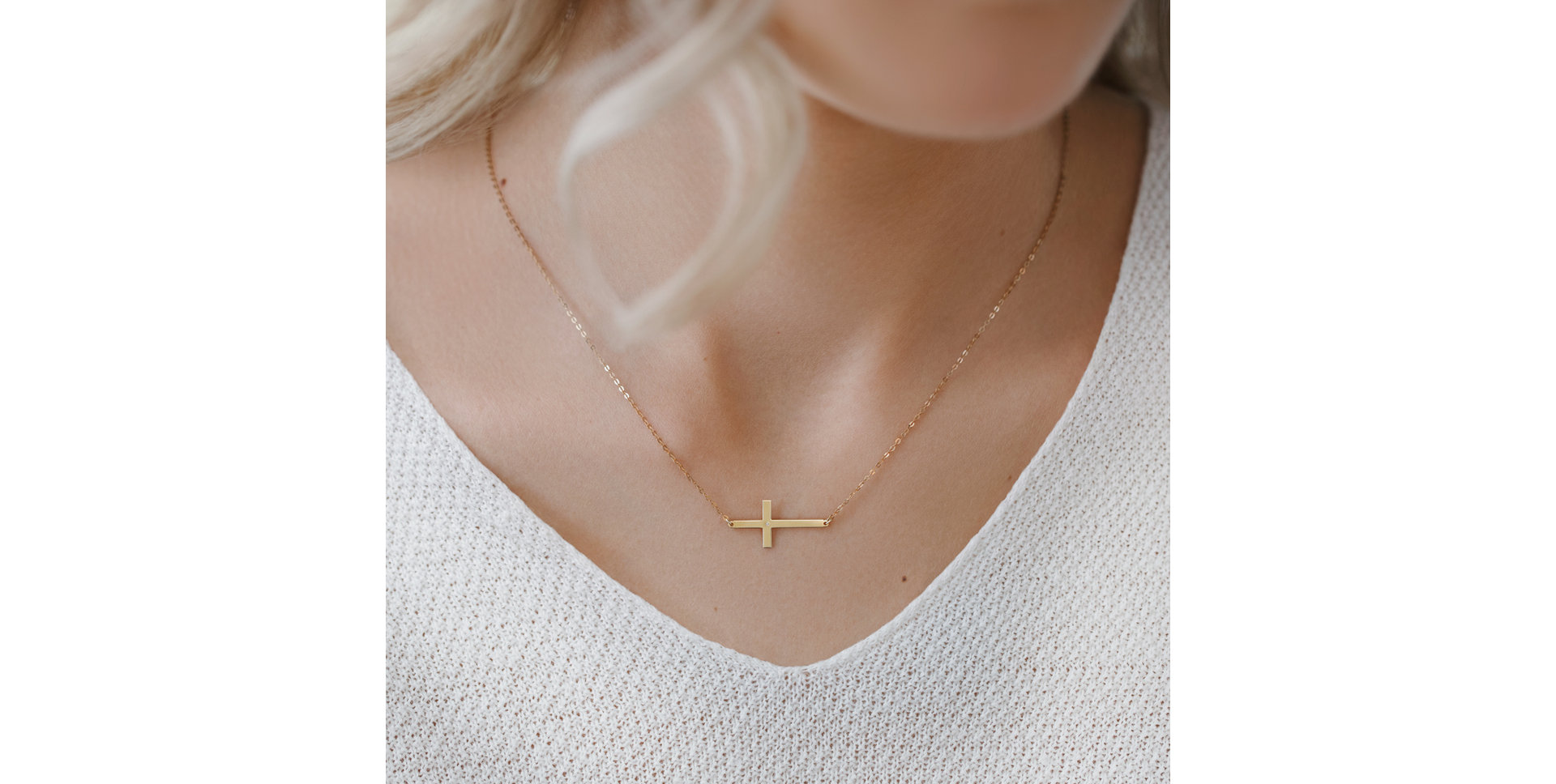 Náhrdelník s diamantem Cross