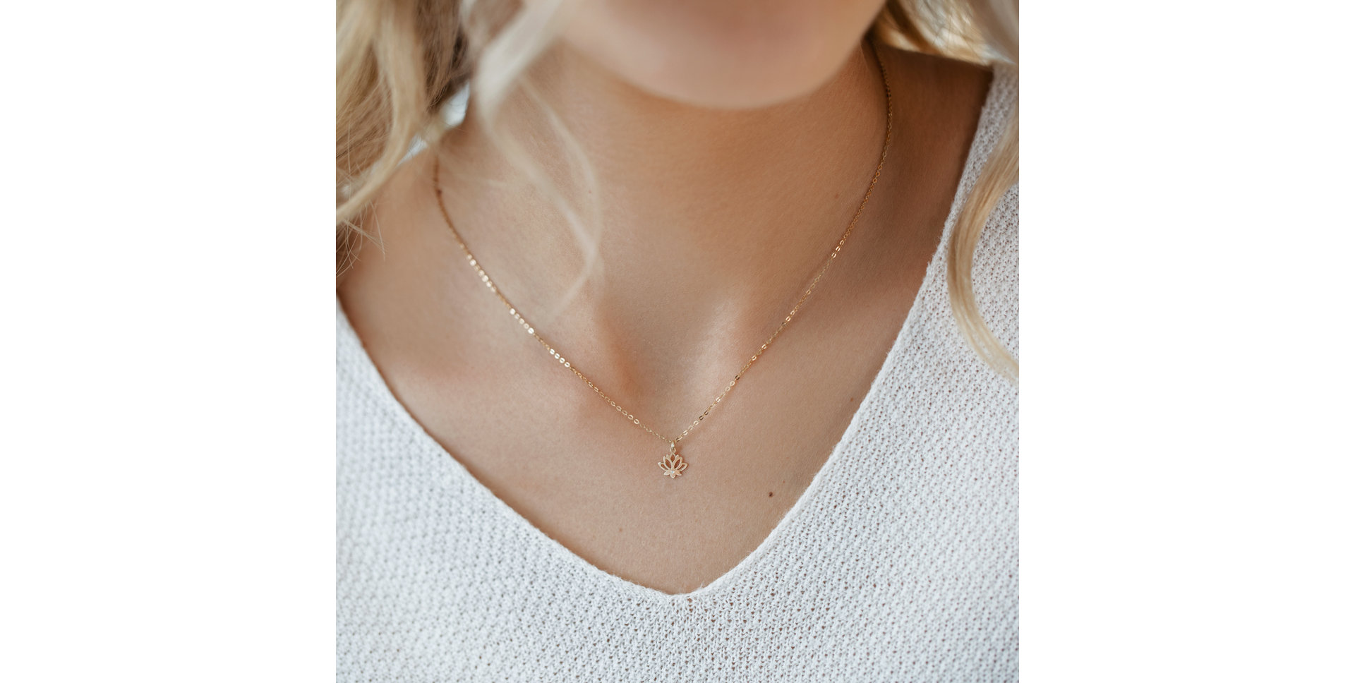 Náhrdelník s diamantem Little Lotus