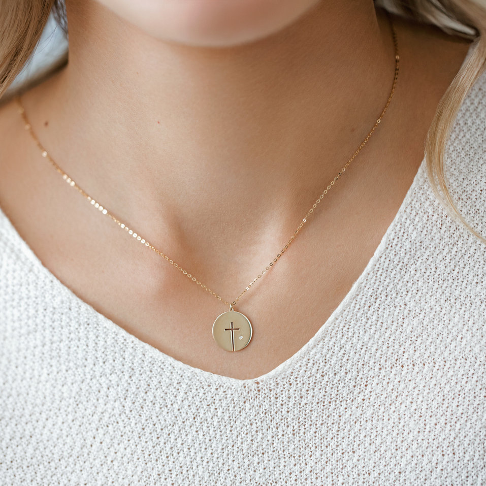 Náhrdelník s diamantem Cross