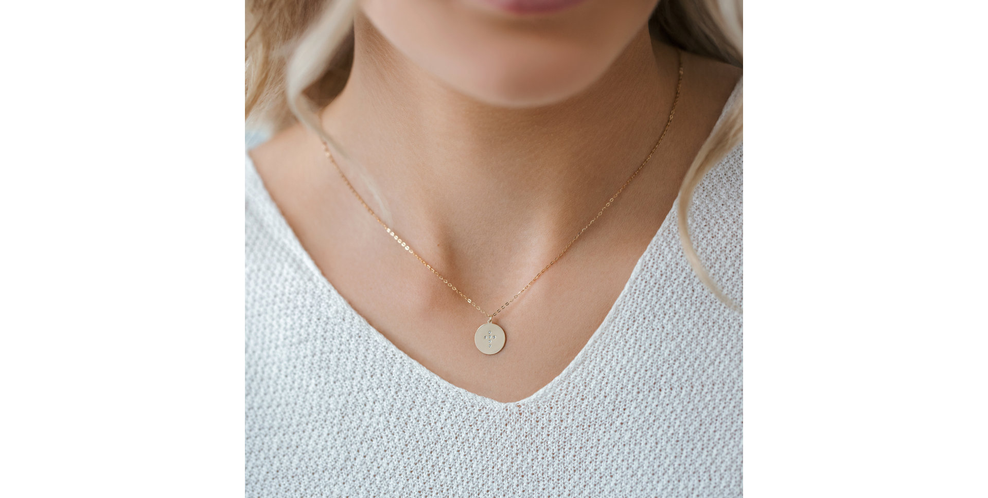 Náhrdelník s diamantem Diamond Cross