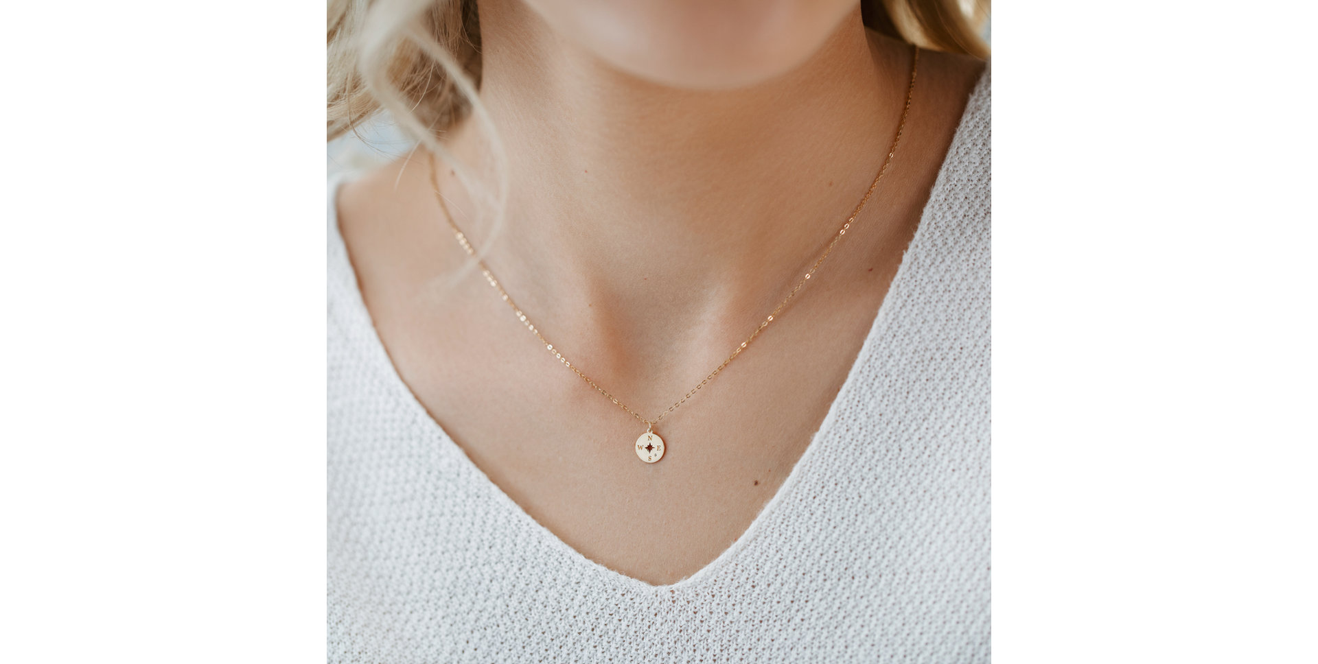Náhrdelník s diamantem Compass