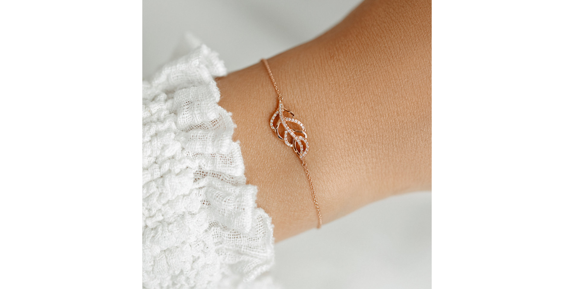 Náramek s diamanty Shiny Leaf