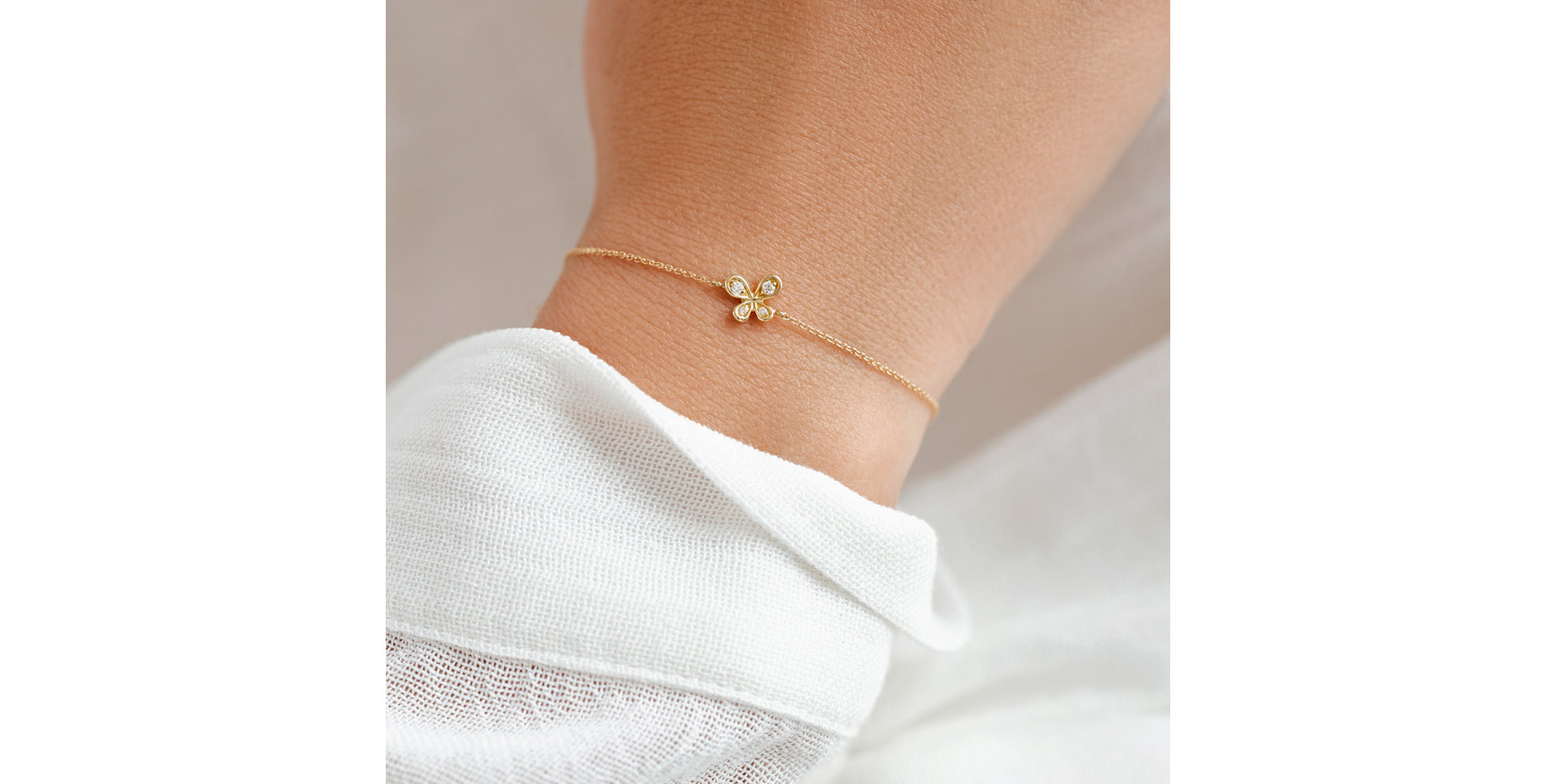 Náramek s diamanty Little Butterfly