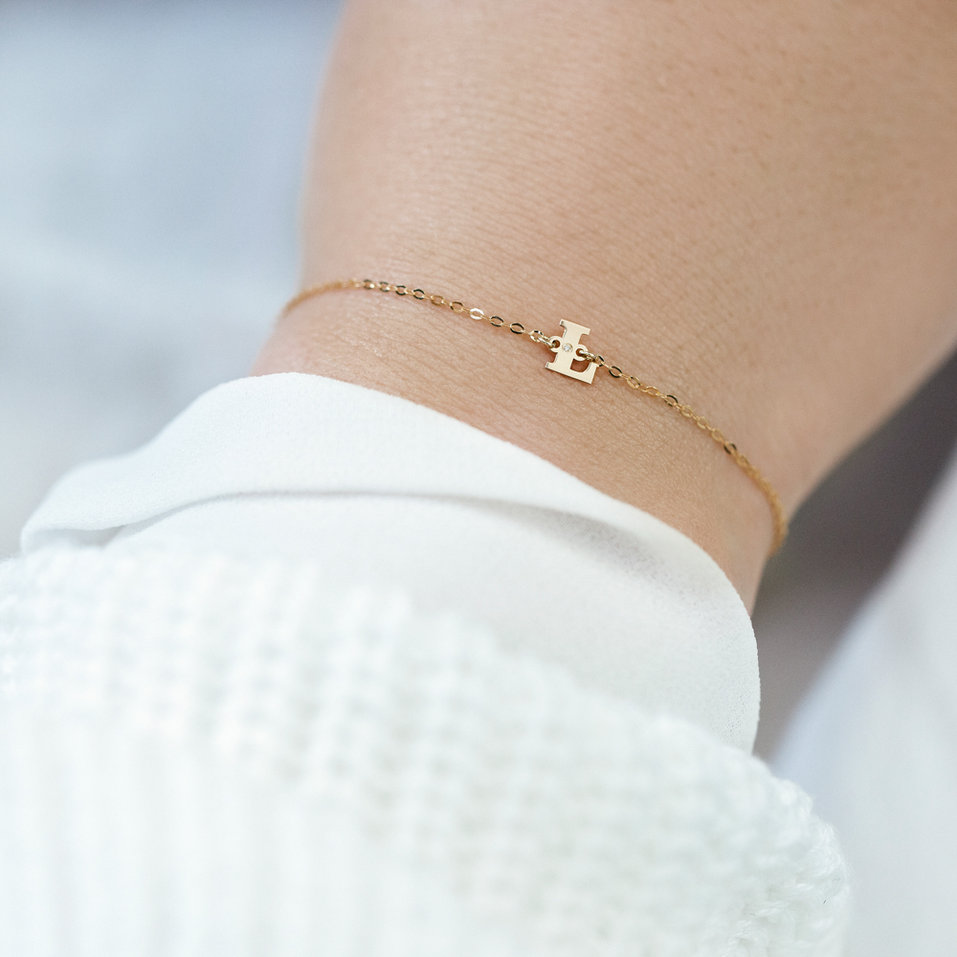 Náramek s diamantem Classic Big V