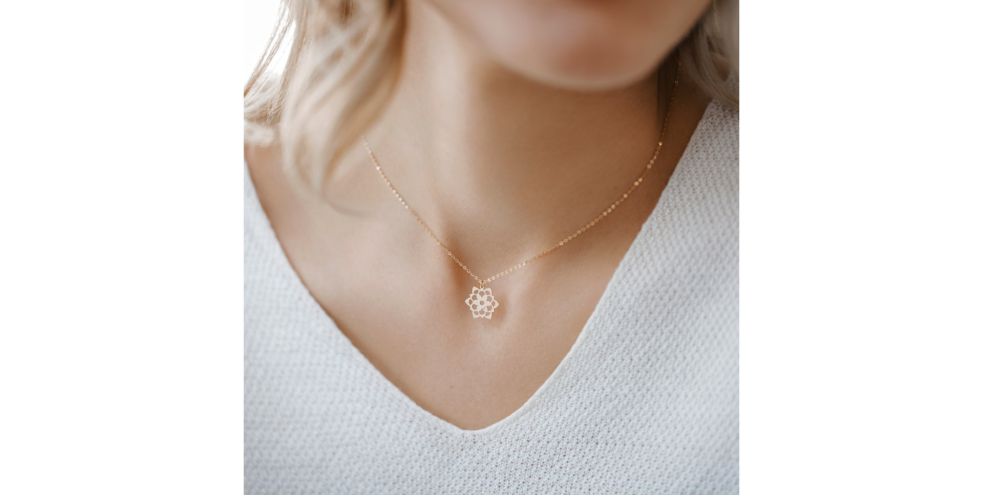 Náhrdelník s diamantem Little Blossom