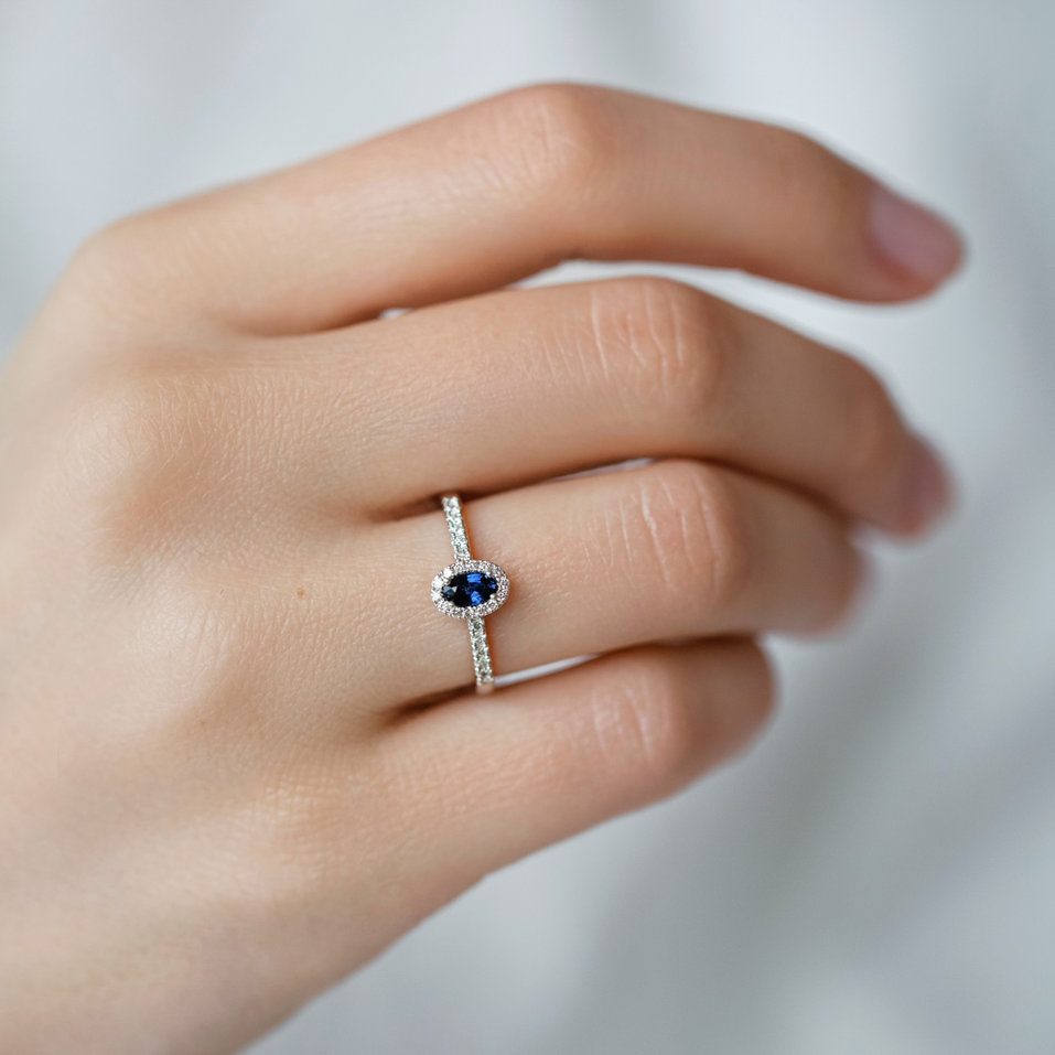 Prsten s diamanty a safírem Princess