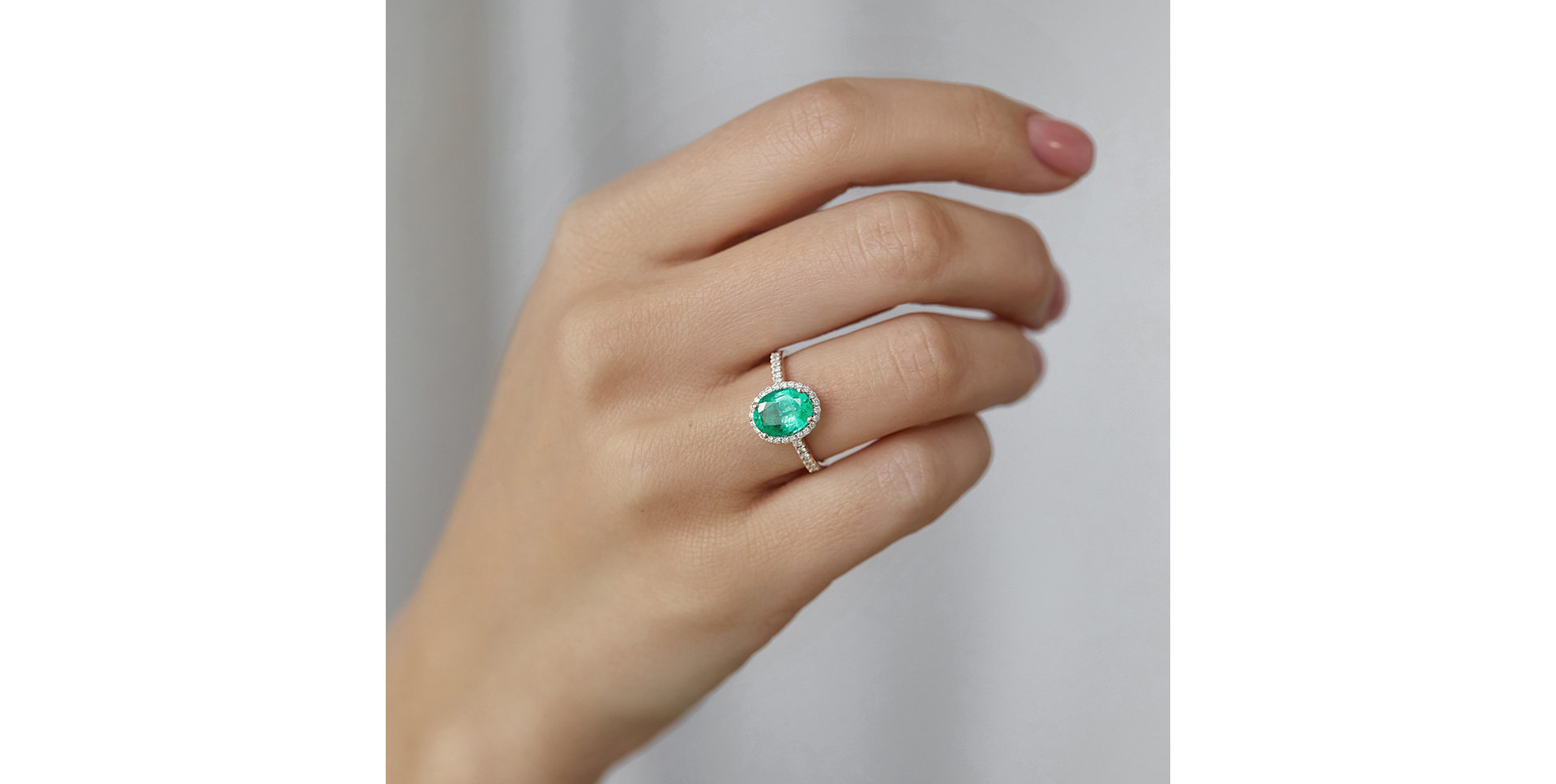 Prsten s diamanty a smaragdem Princess