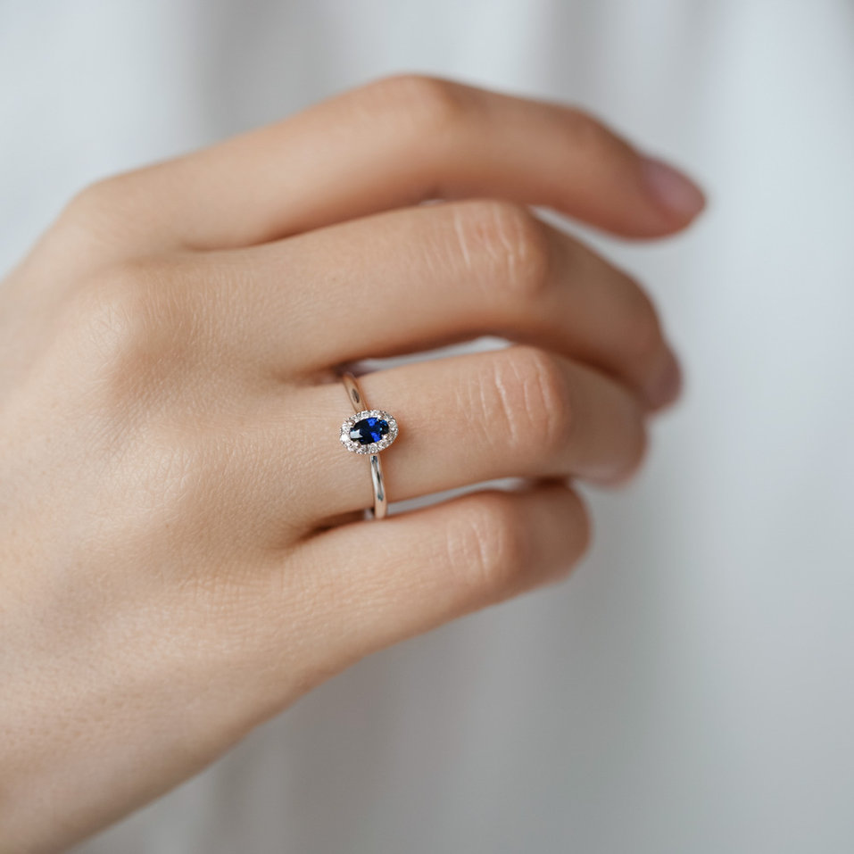 Prsten s diamanty a safírem Princess