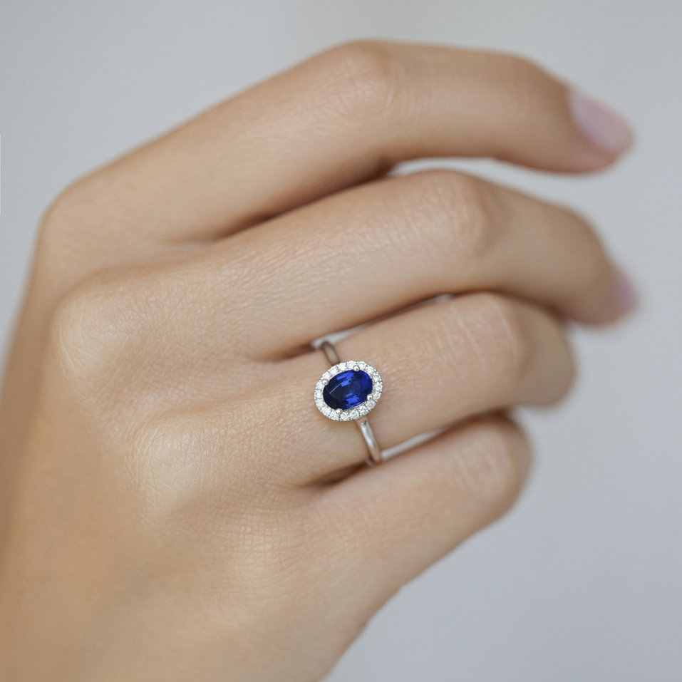 Prsten s diamanty a safírem Princess