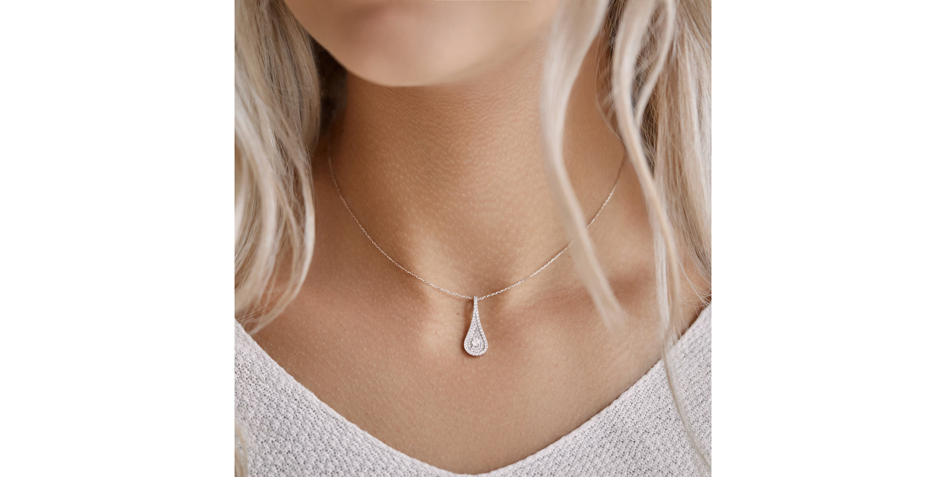 Přívěs se safírem a diamanty Classy Drop