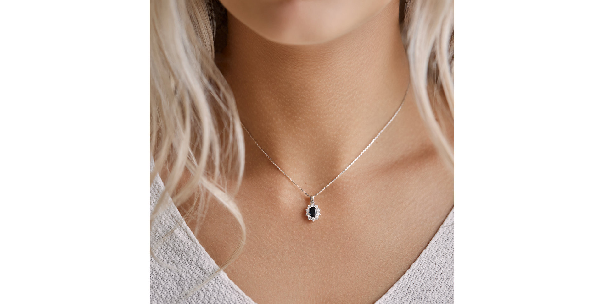 Přívěs se smaragdem a diamanty Goddess Elegance