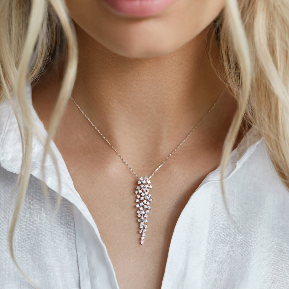 Přívěs s diamanty a smaragdy Witching Waterfall