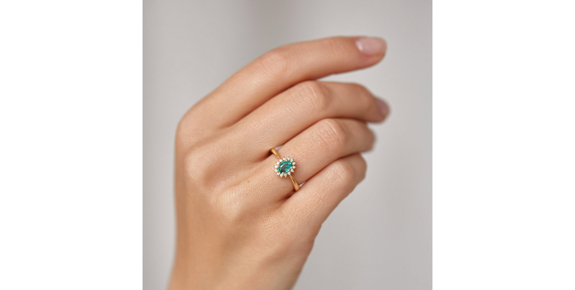 Prsten s diamanty a smaragdem Princess