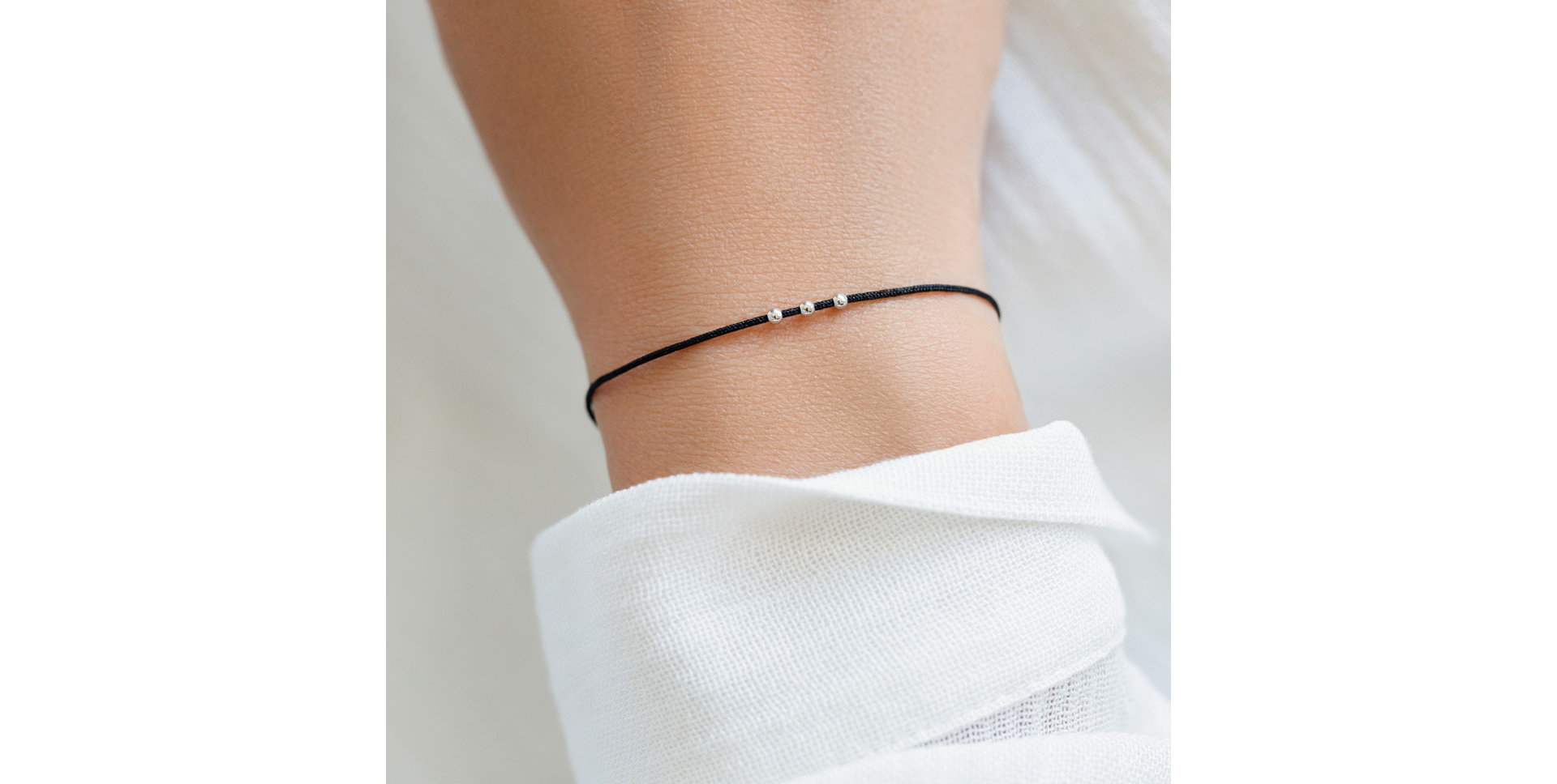 Dámský náramek se šňůrkou Shamballa