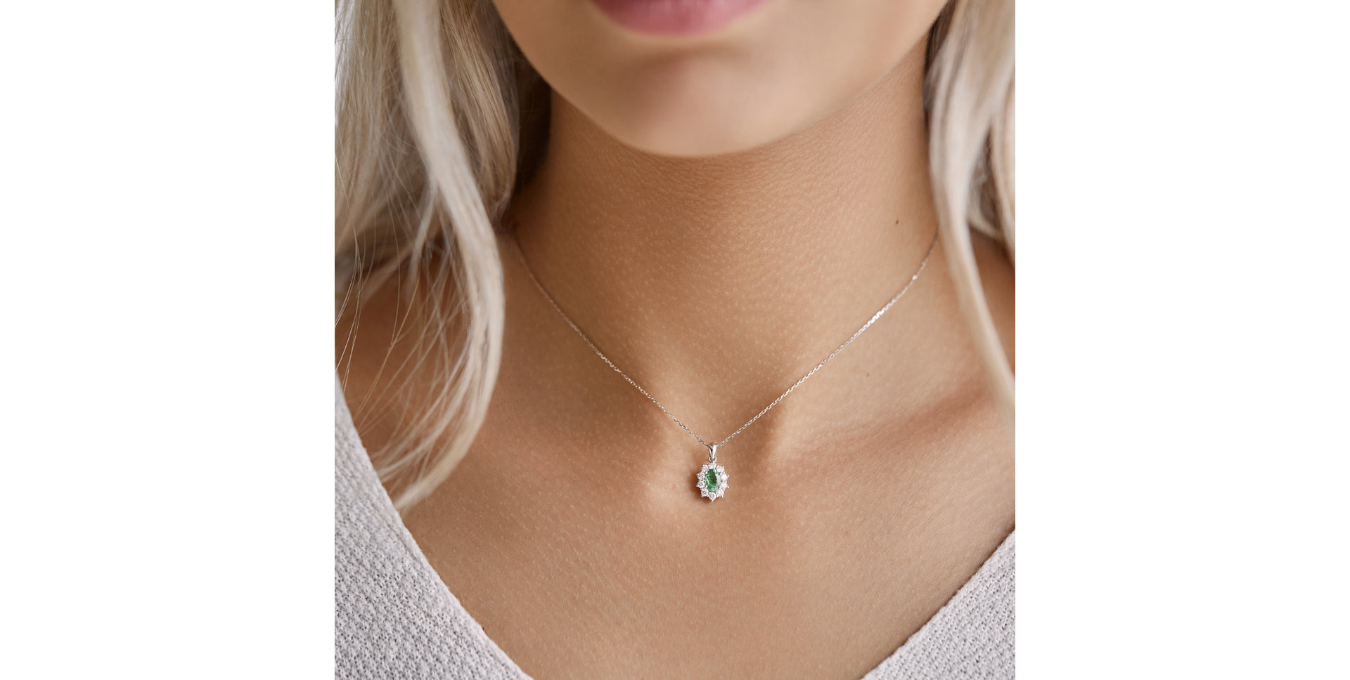 Přívěs se safírem a diamanty Goddess Elegance