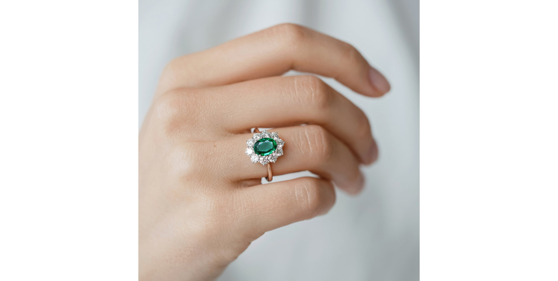 Prsten s diamanty a smaragdem Princess