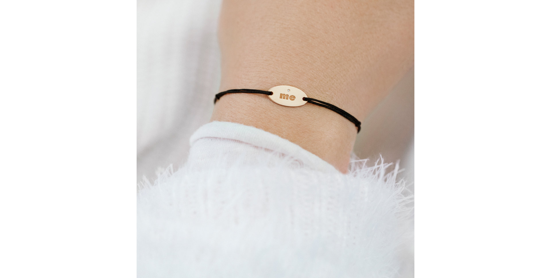 Diamantový náramek se šňůrkou Love