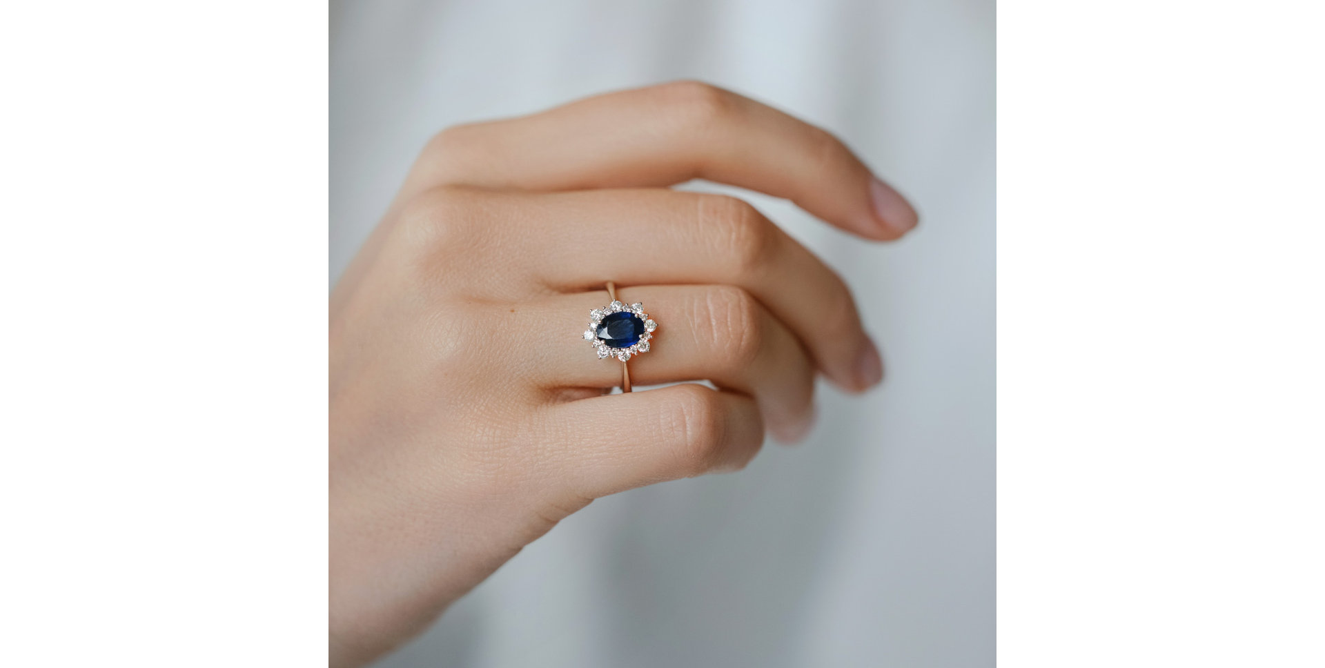 Prsten s diamanty a safírem Princess