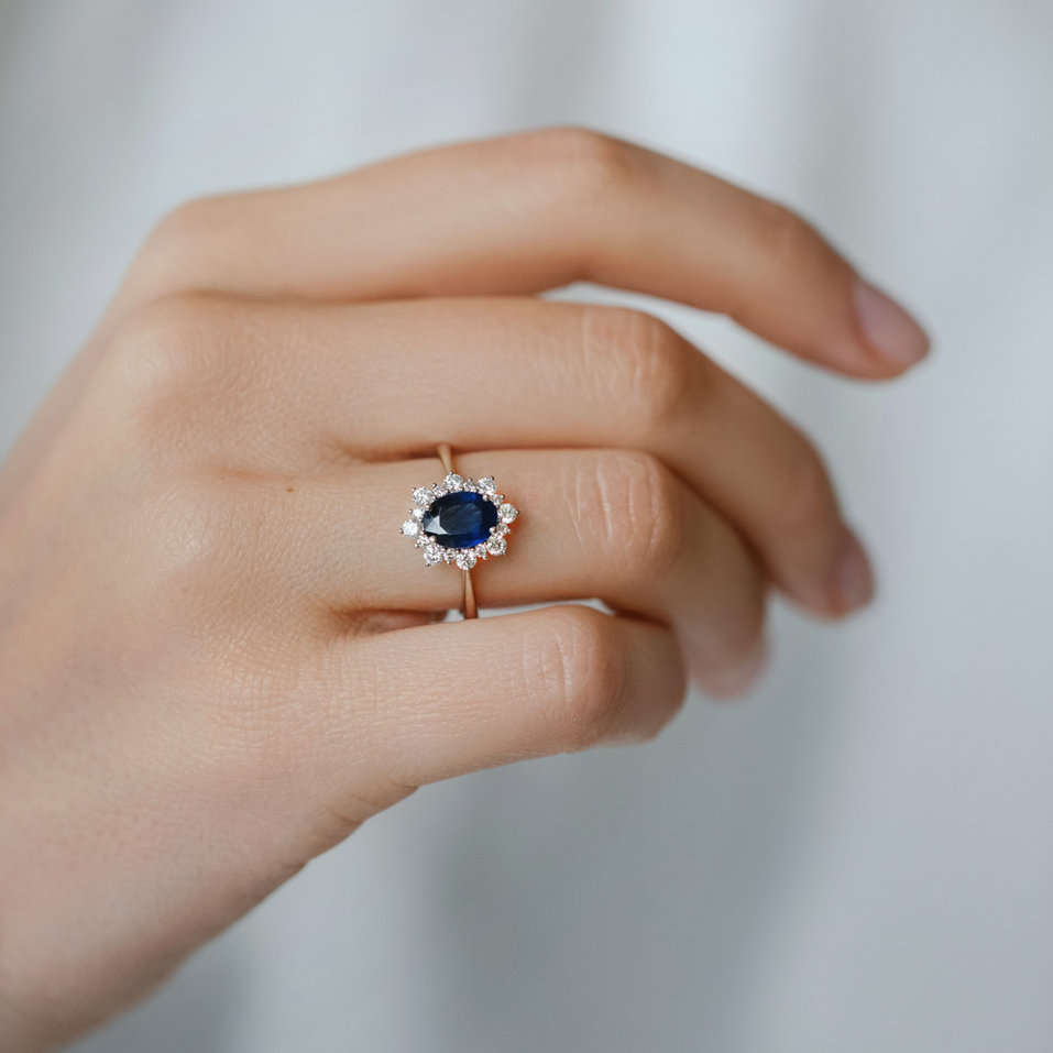 Prsten s diamanty a safírem Princess