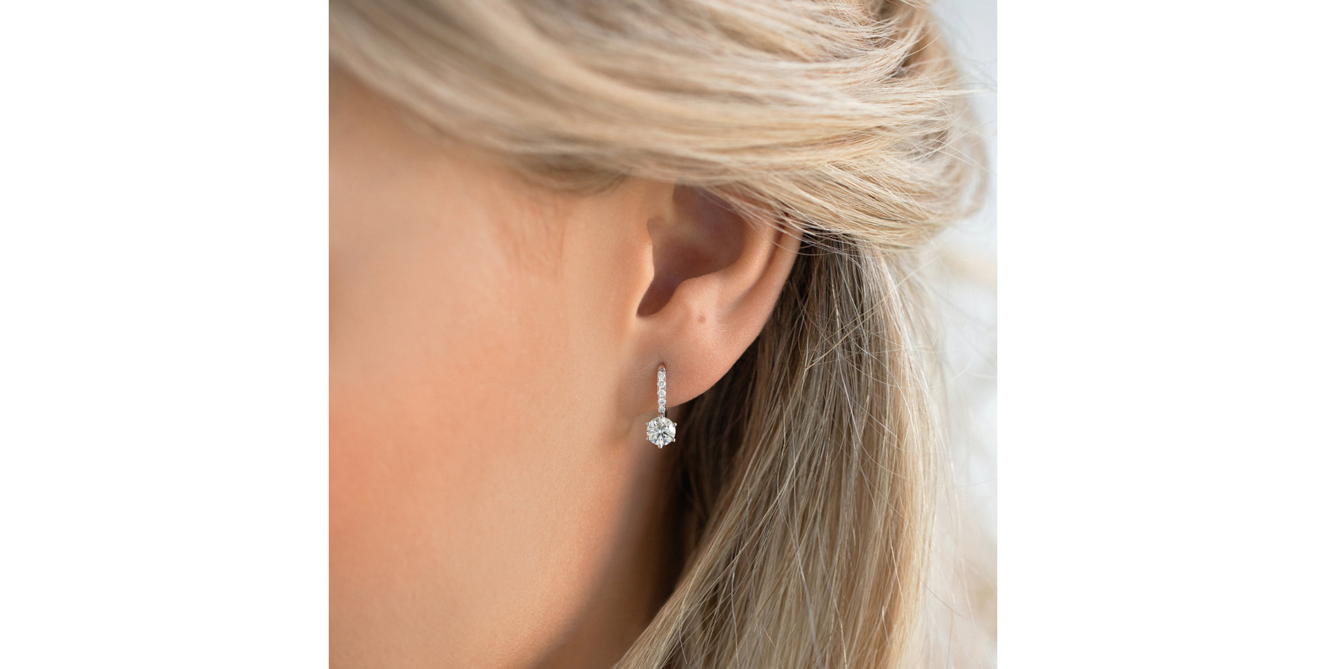 Náušnice s diamanty Essential Glow