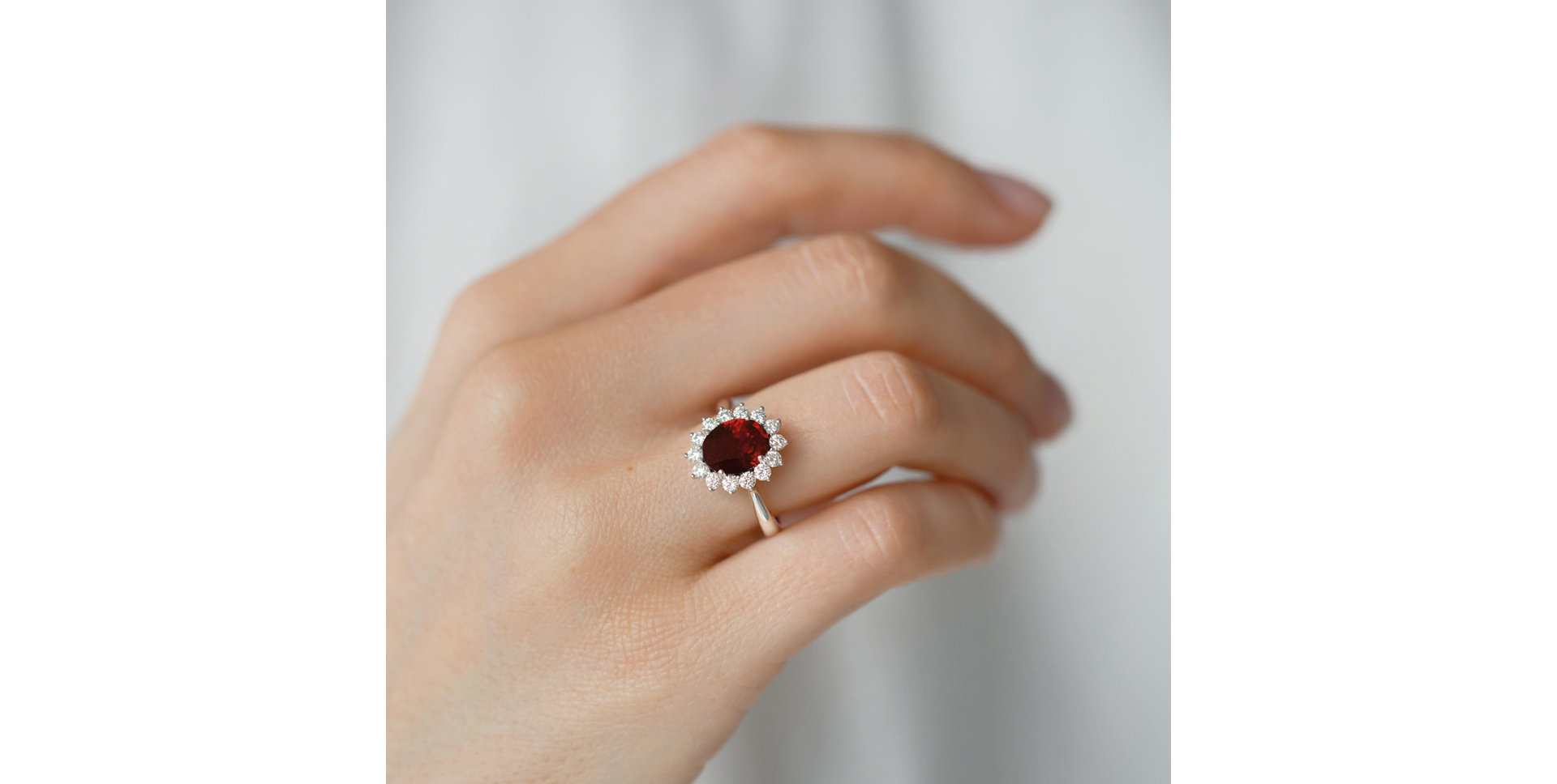Prsten s rubínem a diamanty Princess