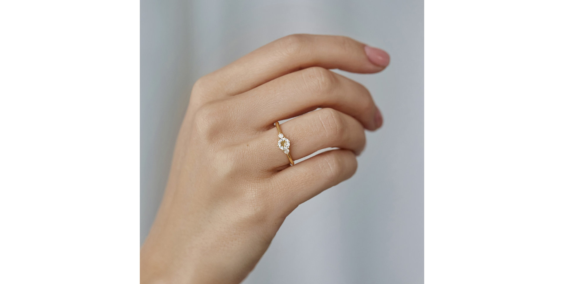 Prsten s granátem a diamanty Midnight Serenity