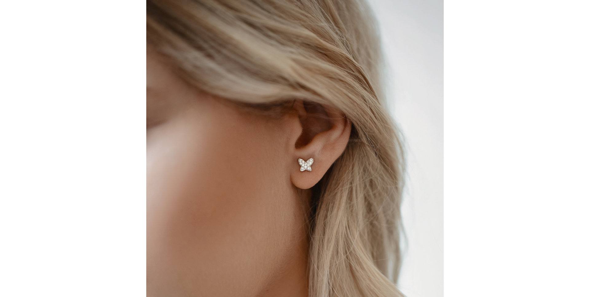 Náušnice s černými diamanty Amazing Butterfly