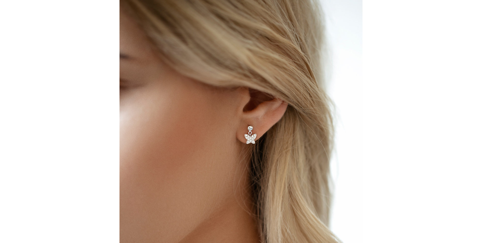 Náušnice s černými diamanty Amazing Butterfly