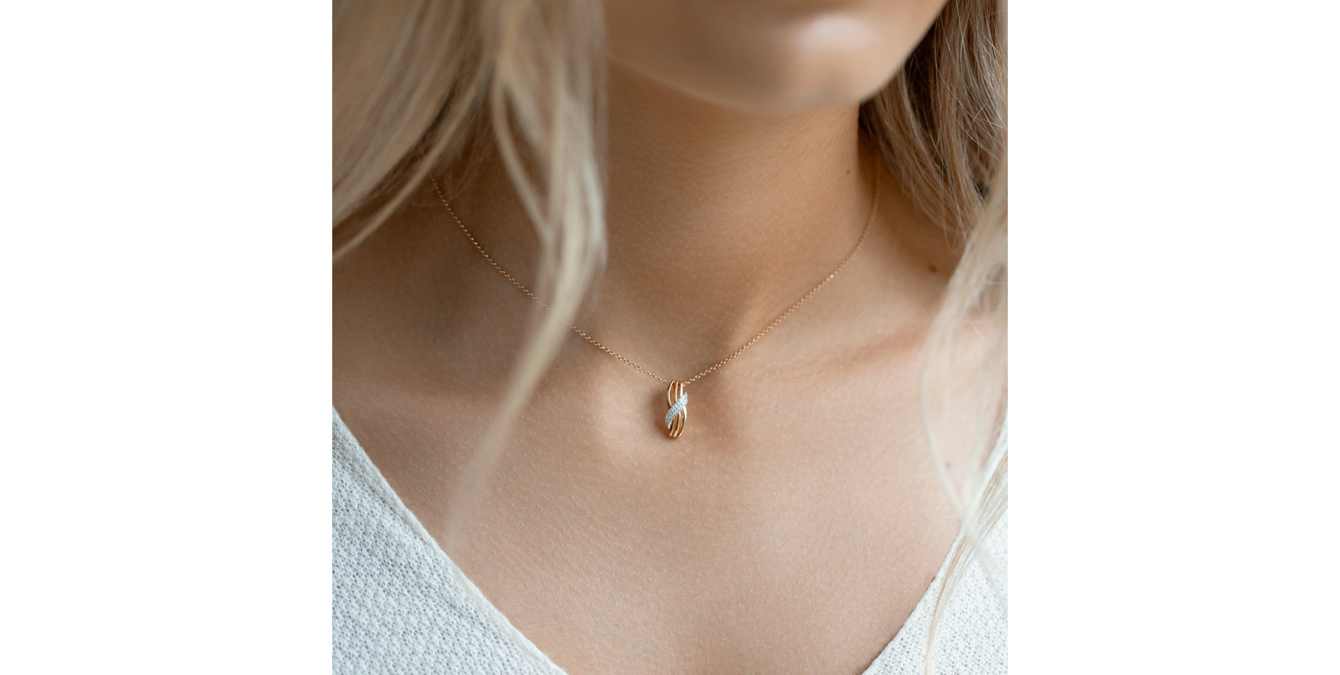 Přívěsek s diamanty Essential Wave