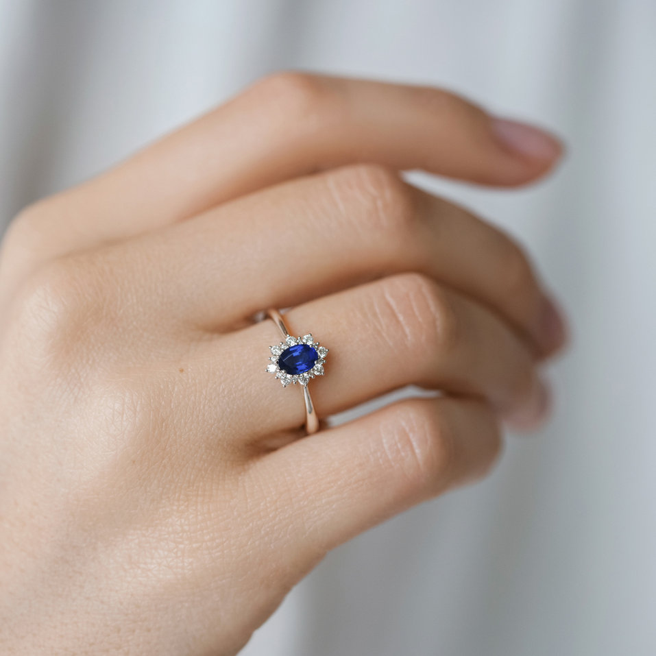 Prsten s diamanty a safírem Princess