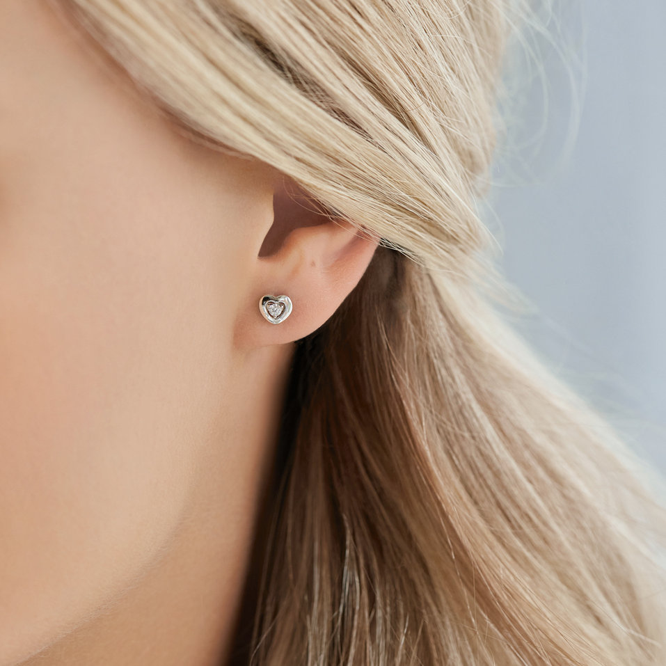 Náušnice s diamantem Delicate Hearts