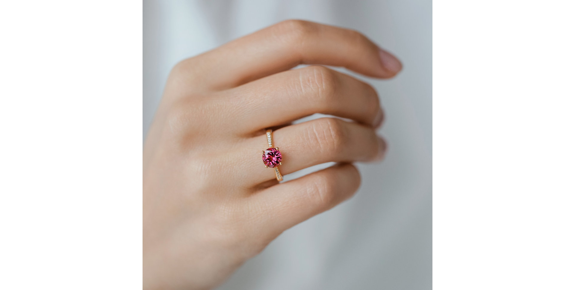 Prsten s diamanty a topazem london Bonbon