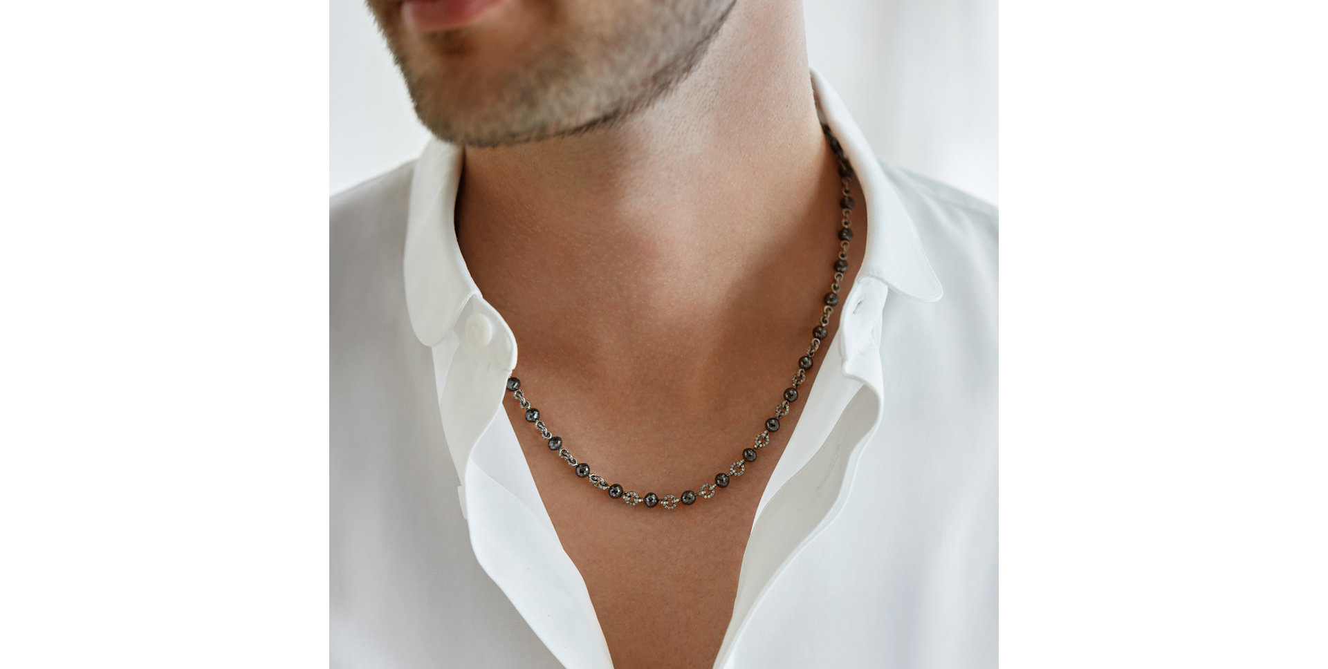 Náhrdelník s bílými a černými diamanty Frozen Night