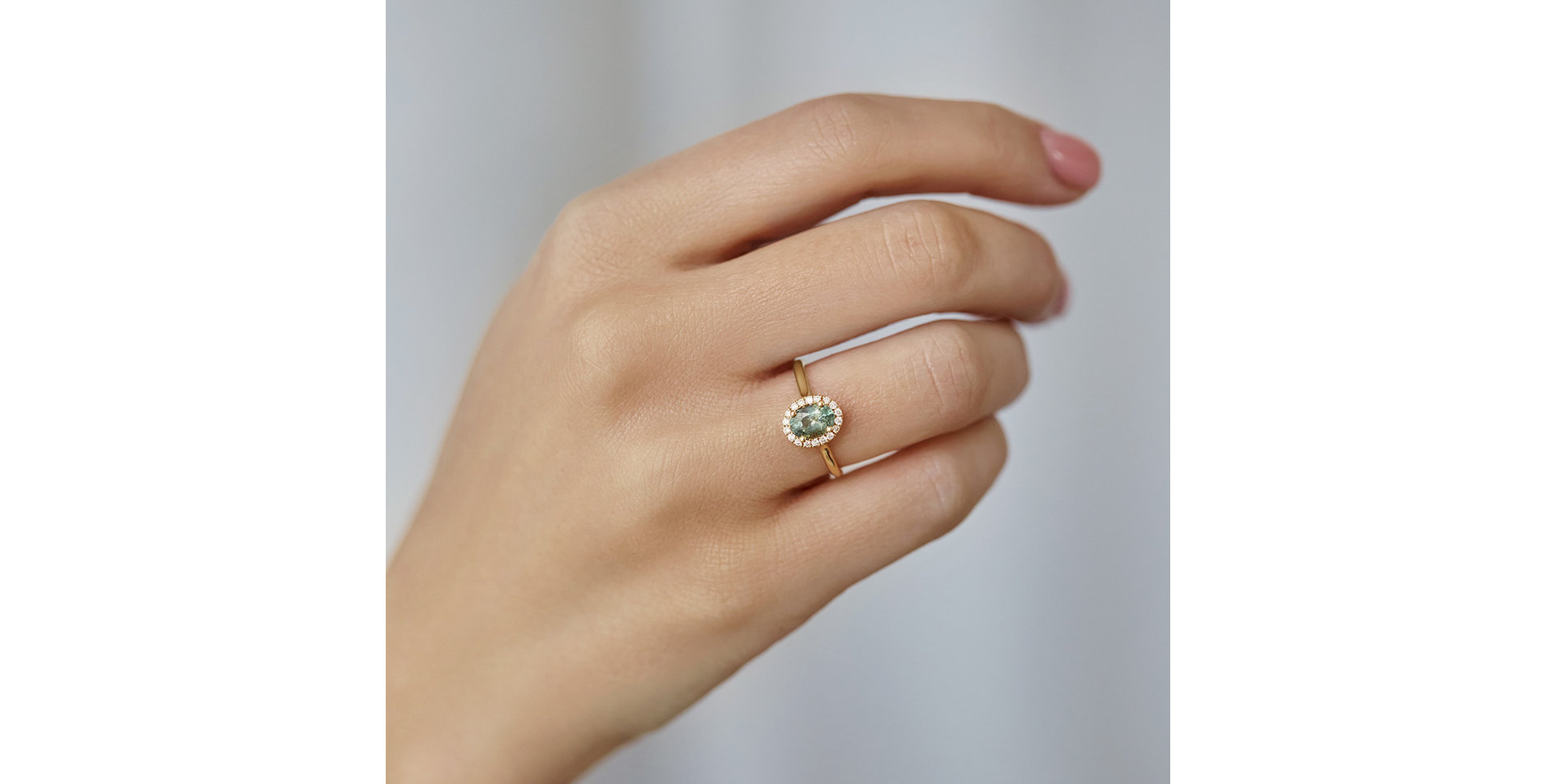 Prsten s diamanty a safírem Princess