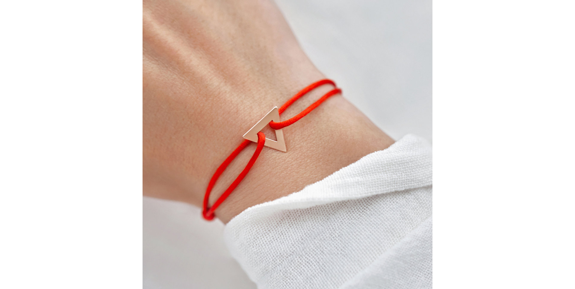 Náramek s diamantem a šňůrkou Triangle