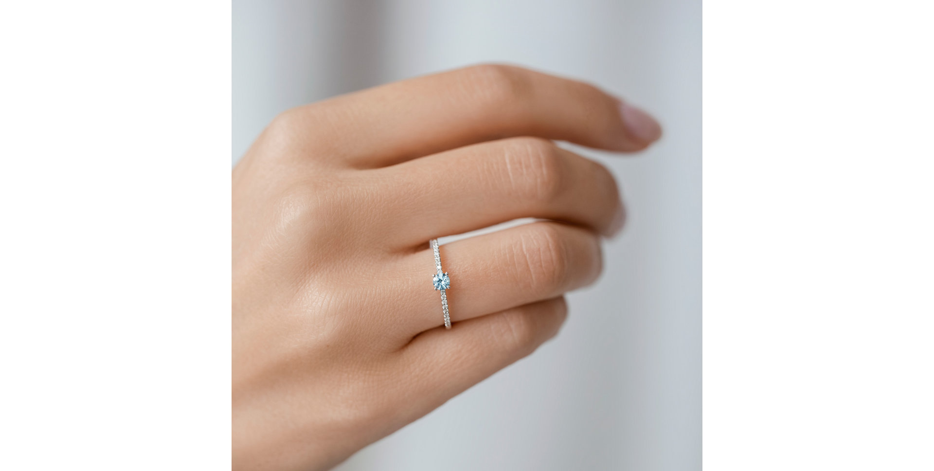 Prsten s diamanty a rubínem Gem Simplicity