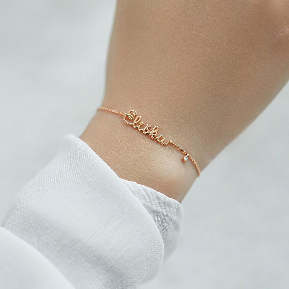 Náramek s diamantem Curly Name