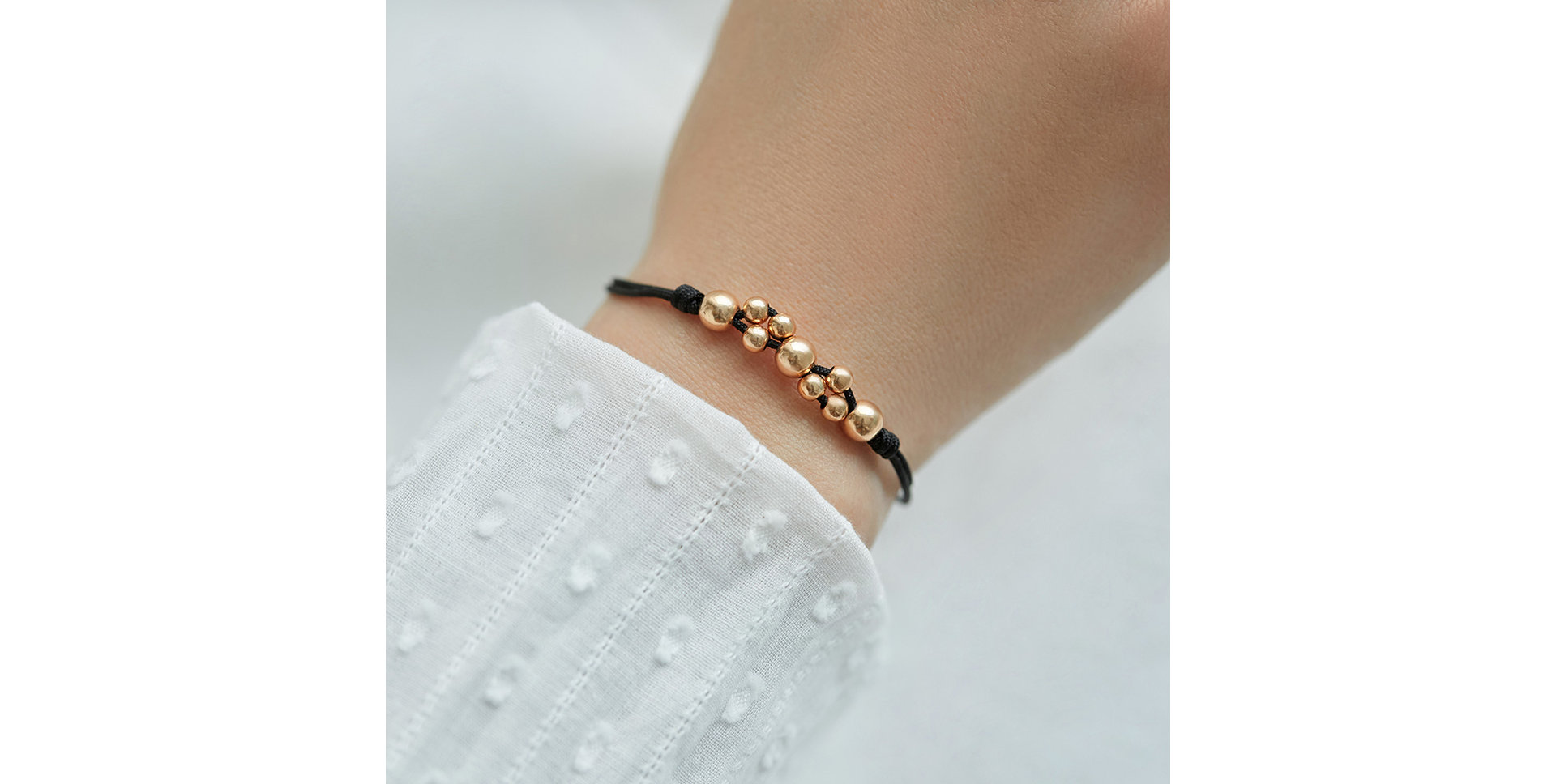 Náramek se šnůrkou Bubble Shamballa