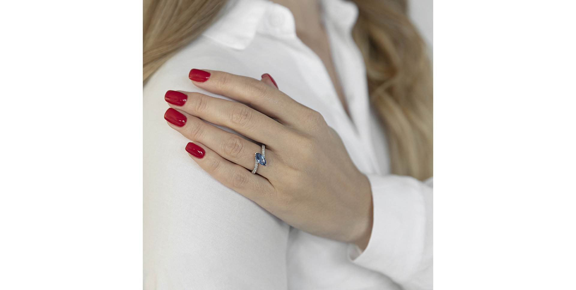 Prsten s safírem a diamanty Bright Joy