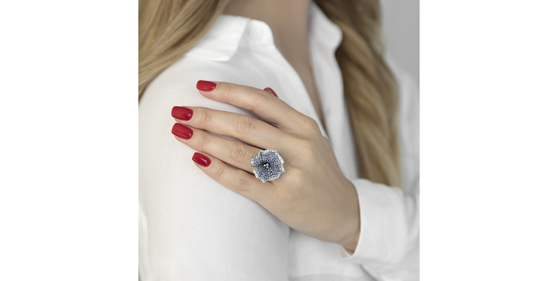 Prsten s diamanty a safíry Oceánia