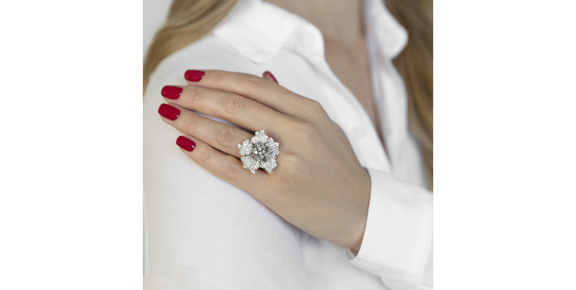 Prsten s diamanty Queen Flower