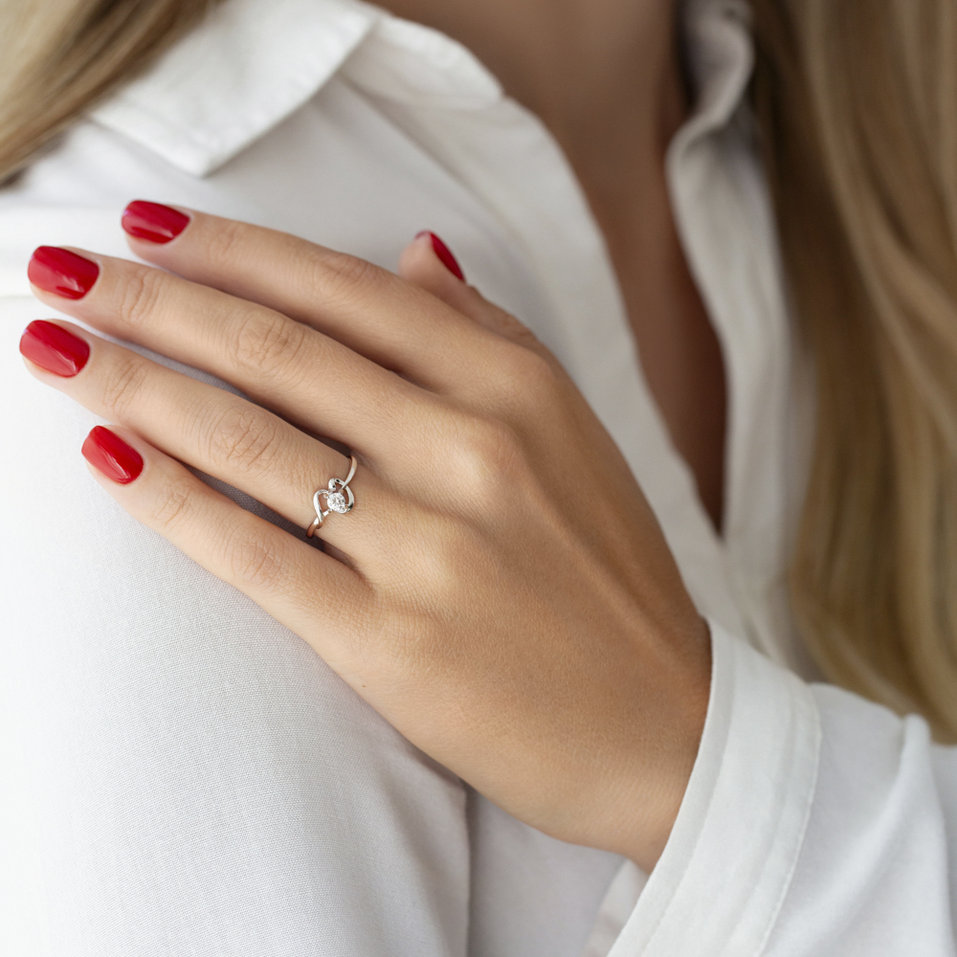 Prsten s diamantem Message