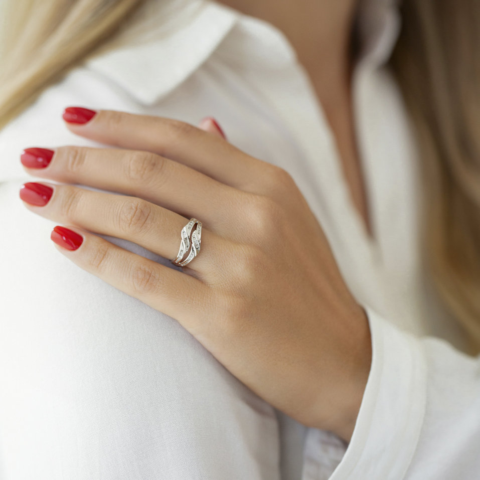 Prsten s diamanty Défunts