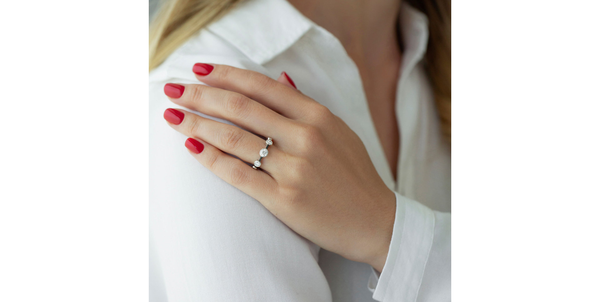 Prsten s černými diamanty Galaxy of Passion