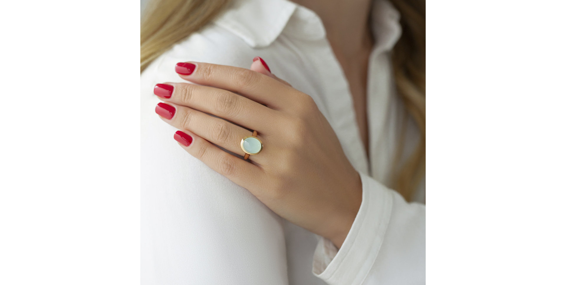 Prsten s Crystal a perletí Stylish Goth