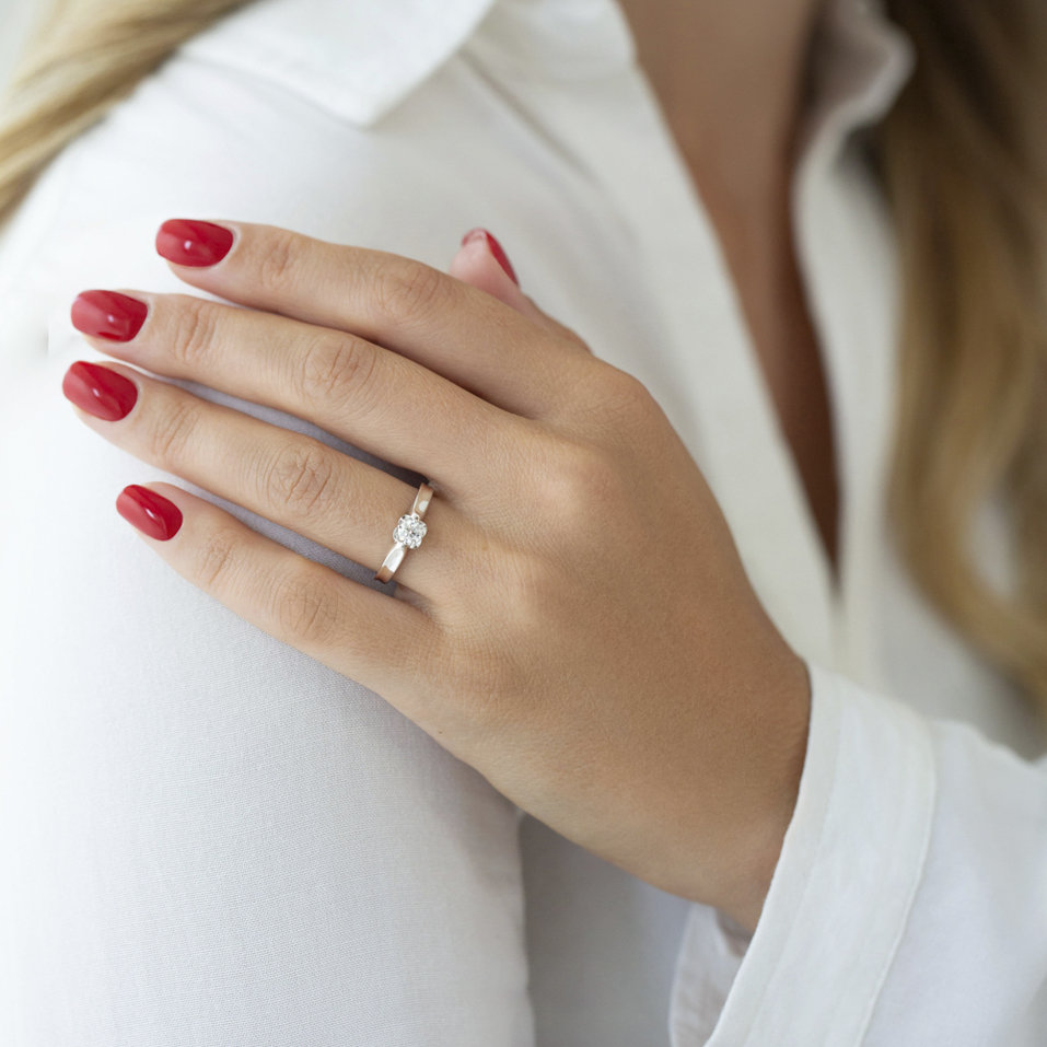 Prsten s diamantem Roger